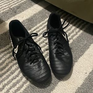 Soccer cleats